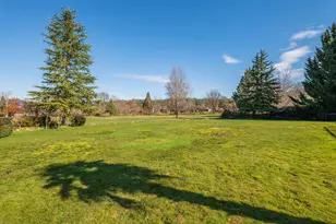 294 Valle Vista Dr, Grants Pass, OR 97527 - Photo 51