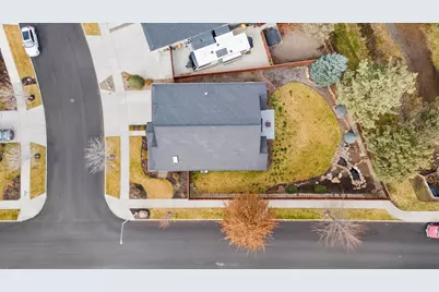 310 NW 28th Street, Redmond, OR 97756 - Photo 37