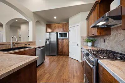 310 NW 28th Street, Redmond, OR 97756 - Photo 9