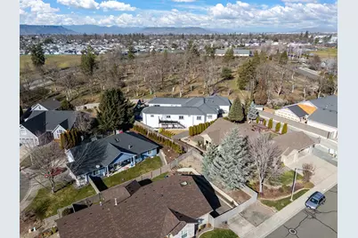 875 N Mountain Avenue, Central Point, OR 97502 - Photo 51