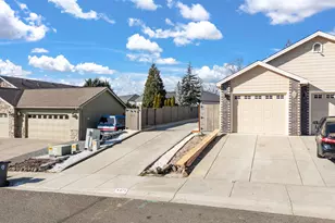 875 N Mountain Ave, Central Point, OR 97502 - Photo 43