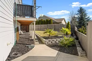 875 N Mountain Ave, Central Point, OR 97502 - Photo 41