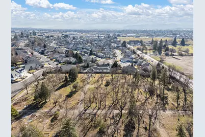 875 N Mountain Avenue, Central Point, OR 97502 - Photo 57