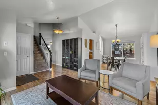 955 NE Locksley Dr, Bend, OR 97701 - Photo 5