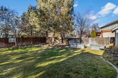 955 NE Locksley Drive, Bend, OR 97701 - Photo 35