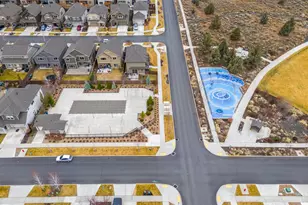 21336 NE Evelyn Pl, Bend, OR 97701 - Photo 29