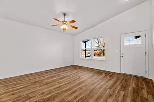 279 SE Laurel Ln, Prineville, OR 97754 - Photo 9