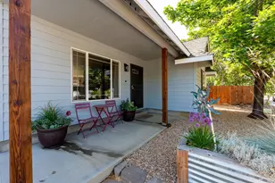 804 NE Providence Dr, Bend, OR 97701 - Photo 5