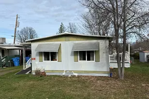 421 Stevens Rd, Eagle Point, OR 97524 - Photo 3