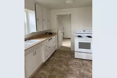 1720 SW Bridge Street, Grants Pass, OR 97526 - Photo 7