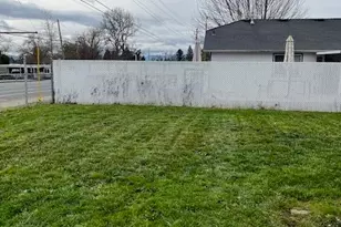 1720 SW Bridge St, Grants Pass, OR 97526 - Photo 19