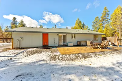 54772 Pinewood Avenue, Bend, OR 97707 - Photo 21