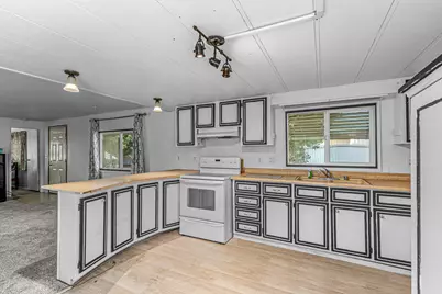 3431 S Pacific Highway #SPC 38, Medford, OR 97501 - Photo 7