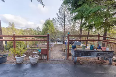 521 Seclusion Loop, Grants Pass, OR 97526 - Photo 51