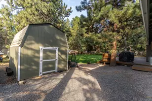 19033 Pumice Butte Rd, Bend, OR 97702 - Photo 27