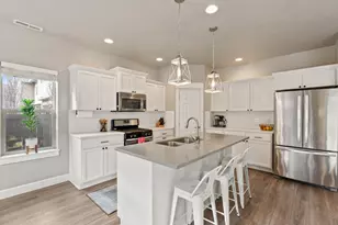 21391 NE Nolan Ct, Bend, OR 97701 - Photo 7