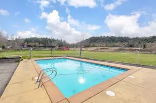 2015 Sleepy Hollow Loop, Grants Pass, OR 97527 - Photo 33