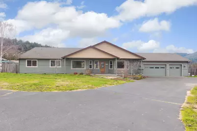 2015 Sleepy Hollow Loop, Grants Pass, OR 97527 - Photo 1