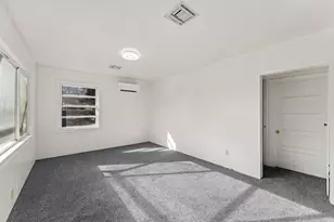 908 SW Bridge St, Grants Pass, OR 97526 - Photo 7