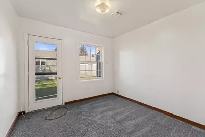 908 SW Bridge Street, Grants Pass, OR 97526 - Photo 15