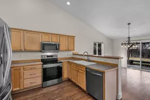 2237 SW Metolius Ave, Redmond, OR 97756 - Photo 13