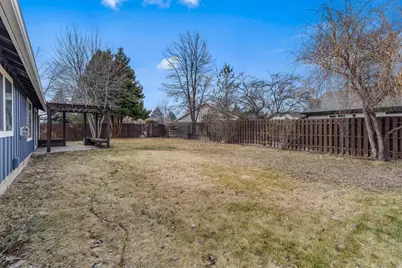 2237 SW Metolius Avenue, Redmond, OR 97756 - Photo 27