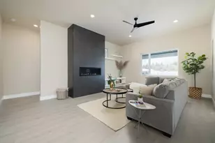 61189 SE Wagyu Dr, Bend, OR 97702 - Photo 3