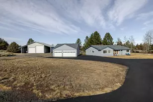 61747 Somerset Dr, Bend, OR 97702 - Photo 3