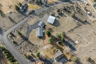 61747 Somerset Dr, Bend, OR 97702 - Photo 49