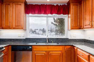 61747 Somerset Dr, Bend, OR 97702 - Photo 11