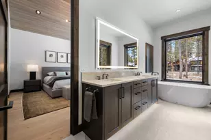 56300 Trailmere Cir, Bend, OR 97707 - Photo 33