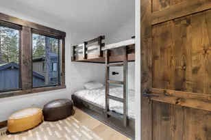 56300 Trailmere Cir, Bend, OR 97707 - Photo 47