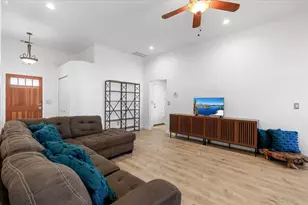 966 Newcastle St, Medford, OR 97501 - Photo 11