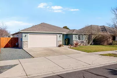 966 Newcastle Street, Medford, OR 97501 - Photo 35