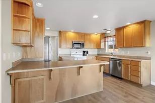 966 Newcastle St, Medford, OR 97501 - Photo 15