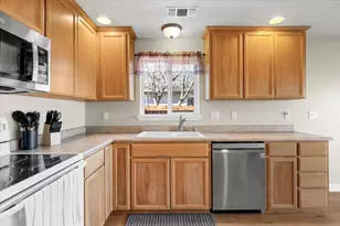 966 Newcastle St, Medford, OR 97501 - Photo 17