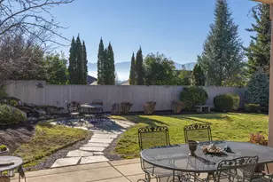 3944 Crystal Springs Dr, Medford, OR 97504 - Photo 5