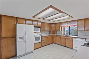 984 Mesman Dr, Grants Pass, OR 97527 - Photo 13