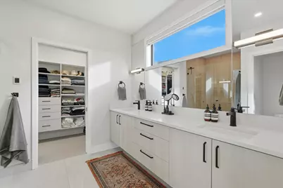 19170 Gateway Loop, Bend, OR 97702 - Photo 23