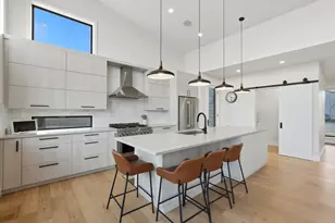 19170 Gateway Loop, Bend, OR 97702 - Photo 15