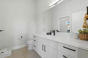 19170 Gateway Loop, Bend, OR 97702 - Photo 35