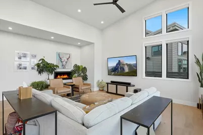 19170 Gateway Loop, Bend, OR 97702 - Photo 7