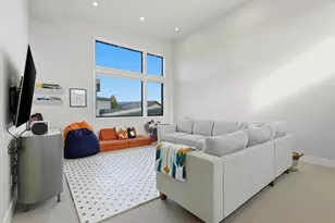 19170 Gateway Loop, Bend, OR 97702 - Photo 31