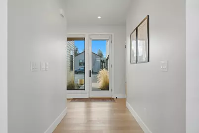 19170 Gateway Loop, Bend, OR 97702 - Photo 5