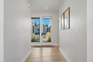 19170 Gateway Loop, Bend, OR 97702 - Photo 5