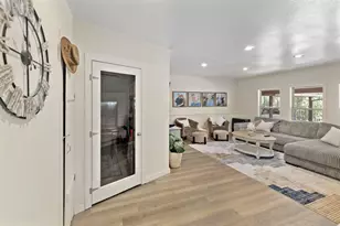 512 Bonnie Ln, Grants Pass, OR 97527 - Photo 11