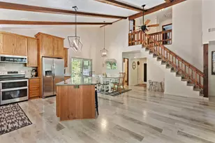 512 Bonnie Ln, Grants Pass, OR 97527 - Photo 3