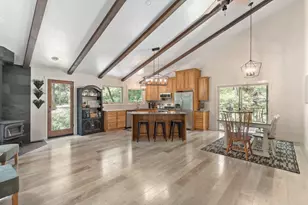 512 Bonnie Ln, Grants Pass, OR 97527 - Photo 1