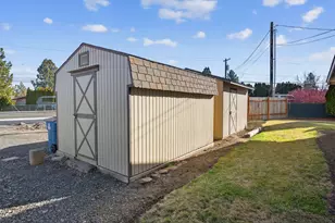 2412 SW Wickiup Ave, Redmond, OR 97756 - Photo 39