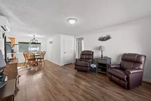 2412 SW Wickiup Ave, Redmond, OR 97756 - Photo 7